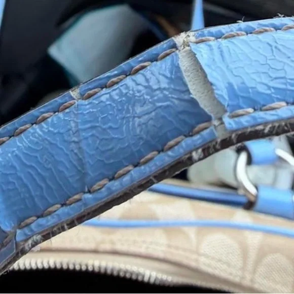 Coach Cream and Light Blue Shoulder Bag - Picture 5 of 5